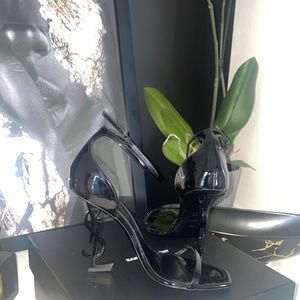 Authentic black pantenlearher YSL pumps